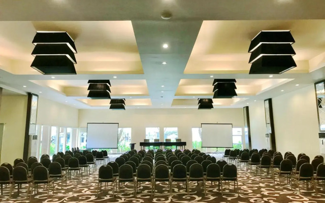 Front One Akshaya Hotel Karawang