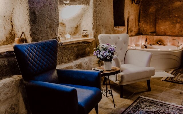 Young Cave Hotel