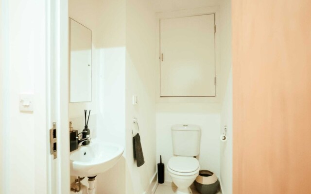 Chic 2 Bedroom Apartment Salford Quays, the Lowry