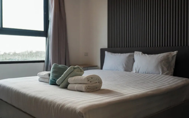 1BR Condo Pool Gym Near Beach C237