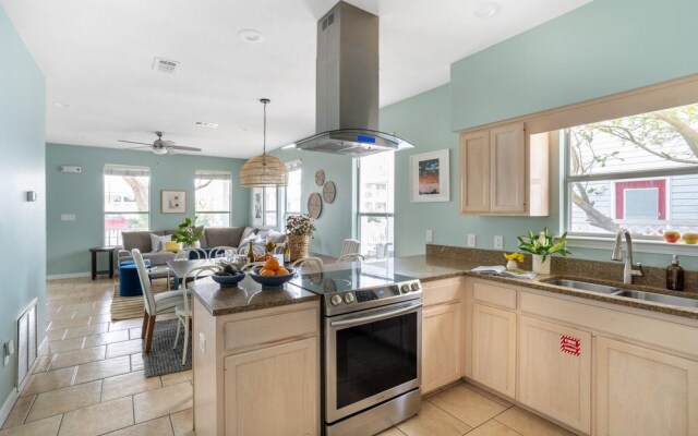 Matthew Blvd - Marina