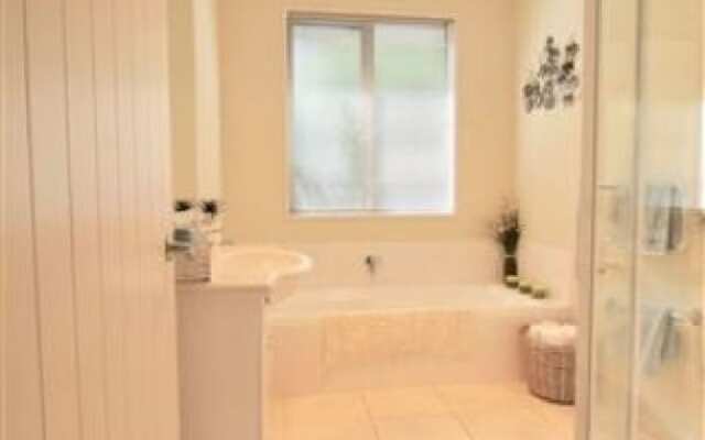 59 Woodbank Road
