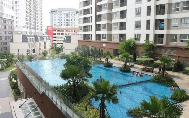 Golden Mansion - Transit Apt Free POOL & GYM