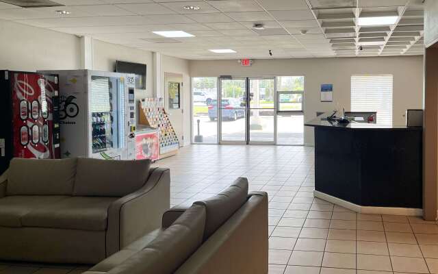 Motel 6 New Port Richey, FL