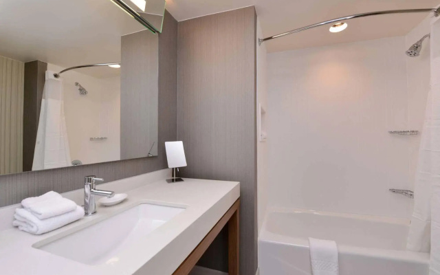 Courtyard by Marriott Toledo North