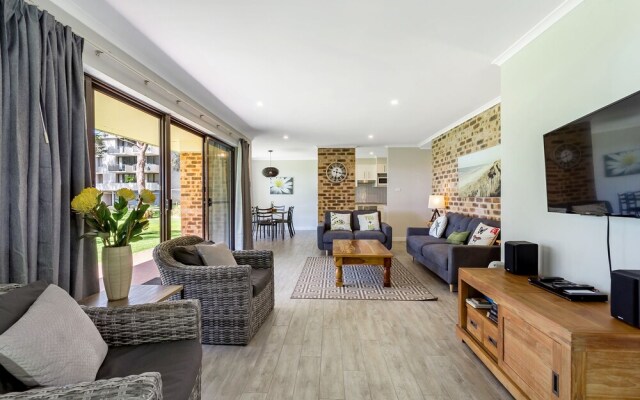 Bay Parklands, Unit 19/2 Gowrie Avenue