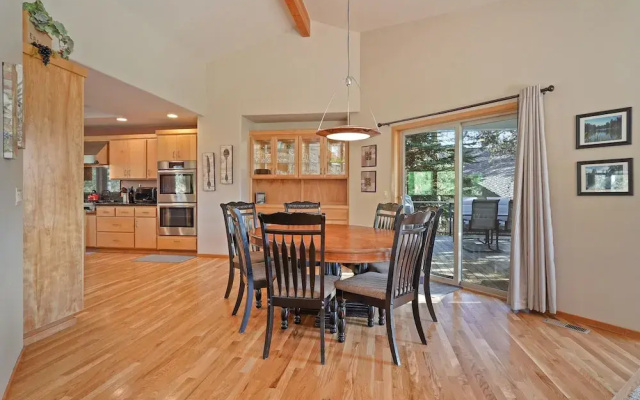 11 Tournament 5 Bedroom Home by RedAwning
