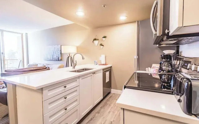Large Spacious one Bedroom Suite - 506