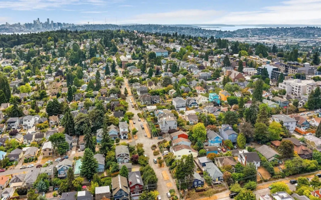 Phinney's Newest Family House with BBQ