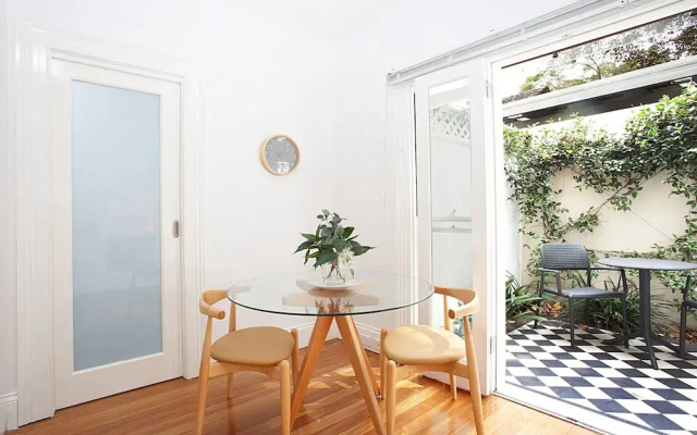 Leafy and Tranquil Inner West Studio Apartment