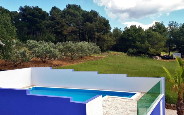 Modern Apartment in Bibinje With Pool