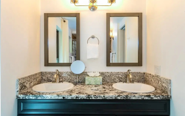 Kihei Ali'i Kai Condos with Ocean View and Parking