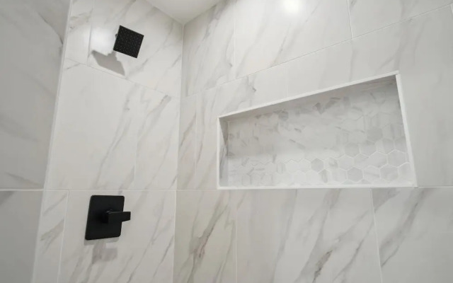 Your Amazing 3BR 2BA Downtown Delight