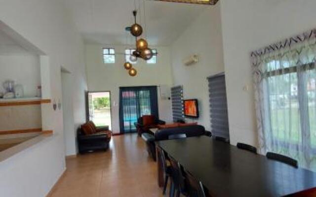Holiday Villa Famosa