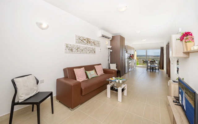 Summer Breeze with Panoramic terrace by Getaways Malta