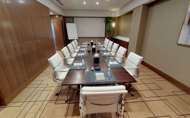 The Hotel Galleria Jeddah, Curio Collection by Hilton