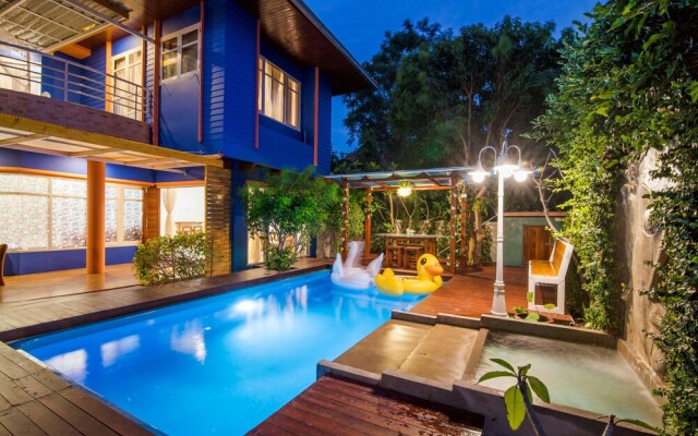 Island Blue Home Pool Villa