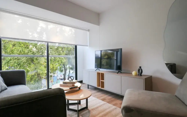 w Marvelous 1BR w Balcony in San Isidro