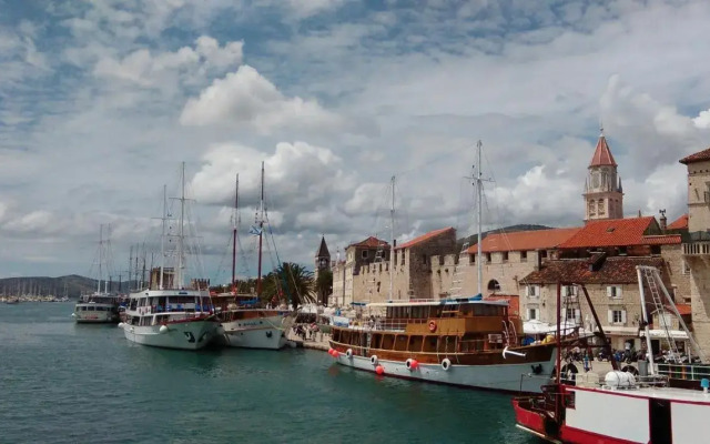 Trogir Angelus