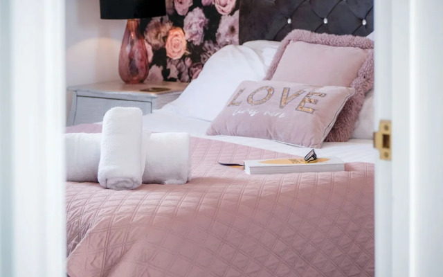 The Penthouse - Luxury 1 Bed - Panorama - Tenby