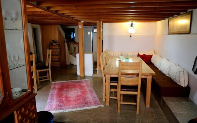 Eolya Guest House