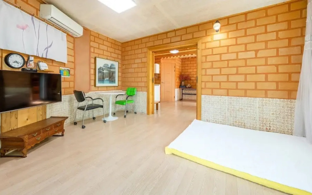 Tongyoung Blue House Spa Pension