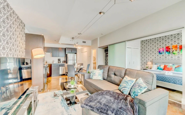 Luxury Condo With City Views Near Stampede Park