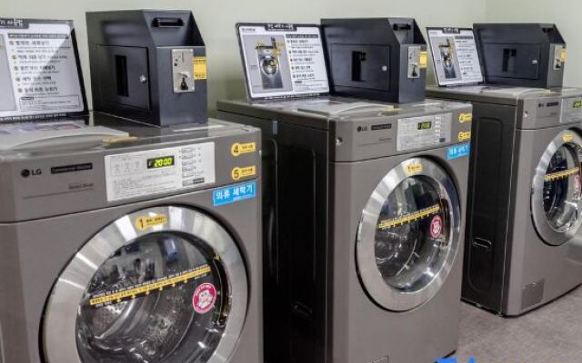 Weifang Silk Road Hotel (Songpan Passenger Transport Center)