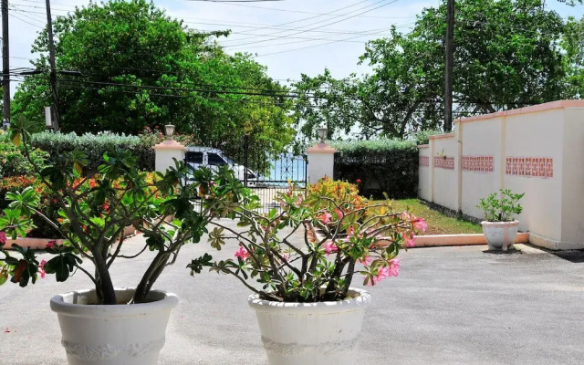 Welcome to the Unpretentious and Breezy Graceville, Steps Away From the Beach