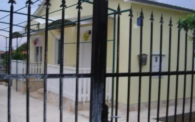 Apartments Tomić