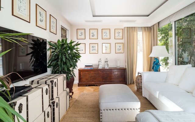 Opera Home
