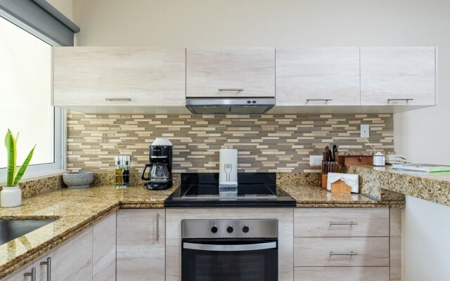 Sabbia 4201-3 Bedrooms ALL IN Suite Condo