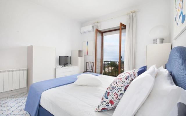 Apartment Miramare With Shared Pool Terraces and Internet Wi-fi