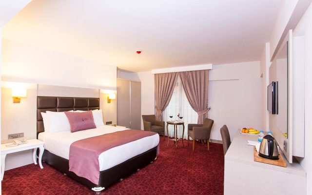 Perla Arya Hotel