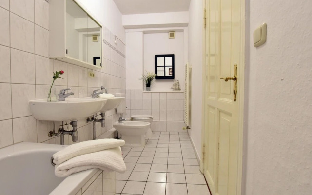 Luxurious Holiday Home in Stove with Waterfront