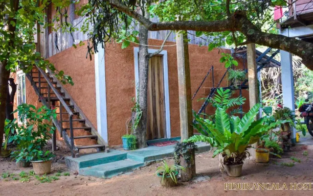 Pidurangala Hostel