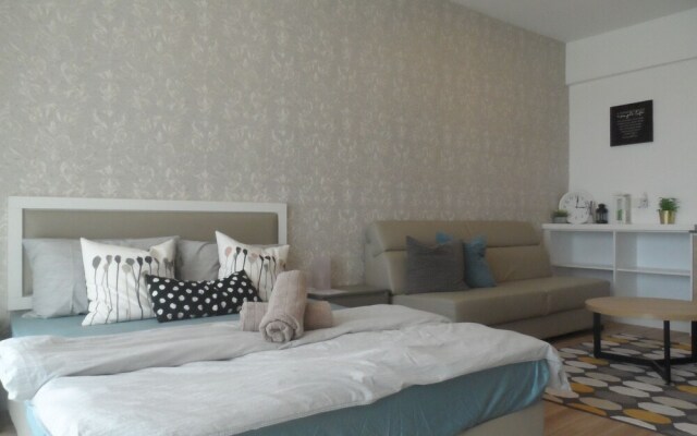 RZ EVO 'Homestay' SOHO