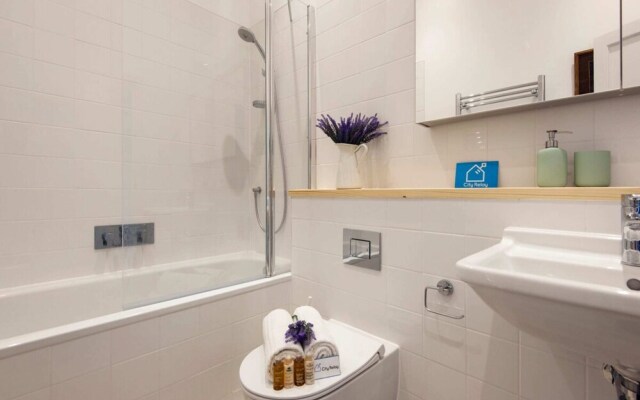 The Stunning Philbeach Garden Apartment