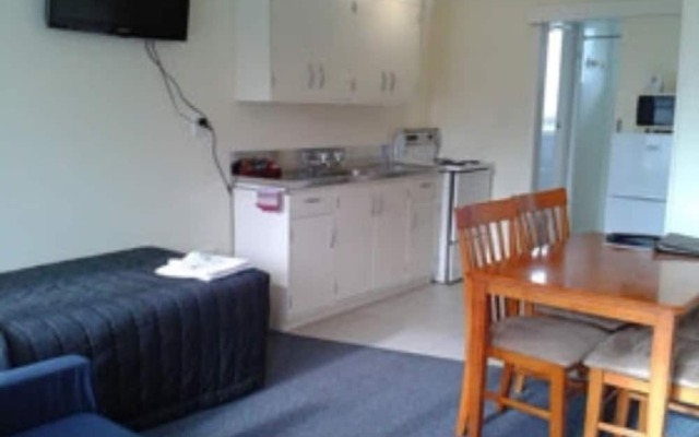 Frimley Lodge Motel