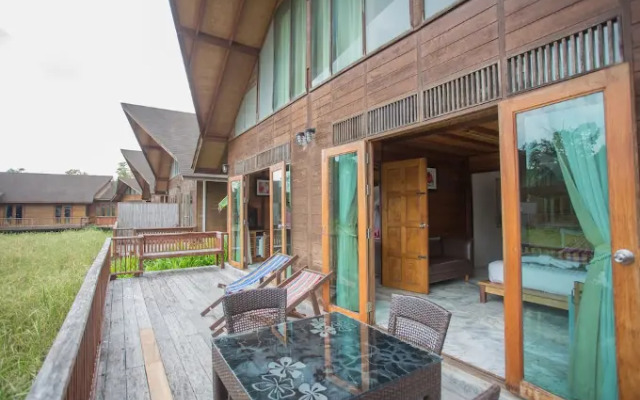 Rice Farm Villa Suratthani