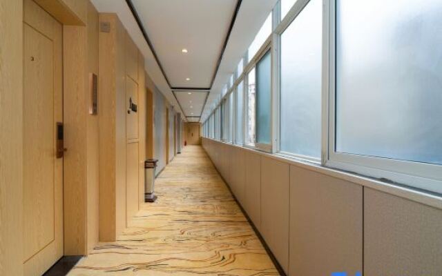 Mingxuan Business Hotel (Zhangzhou Ancient Town RT-Mart Store)