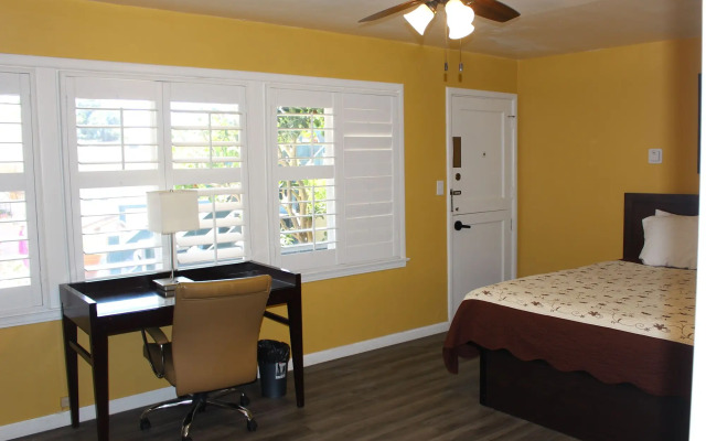 Carmel Wayfarer Inn