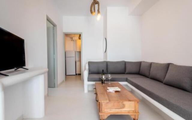 Plaka Suites