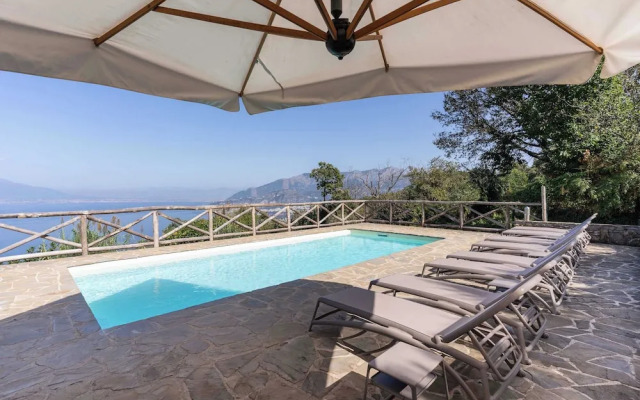 Giulia 1 Villa Apartment Shared Pool Sea Views