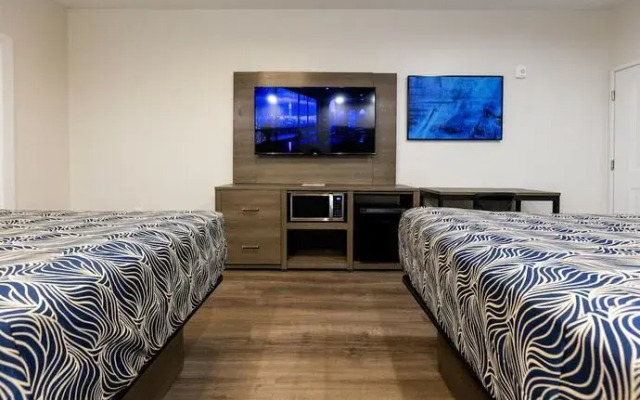 Palace Inn Blue Edgebrook