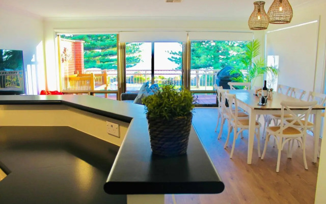 Vista Victor Harbor Beachfront Apartment no 4