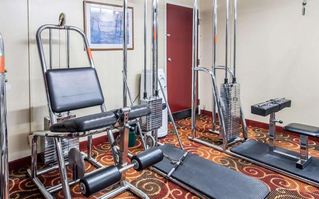 Quality Inn & Suites Kansas City I-435N Near Sports Complex