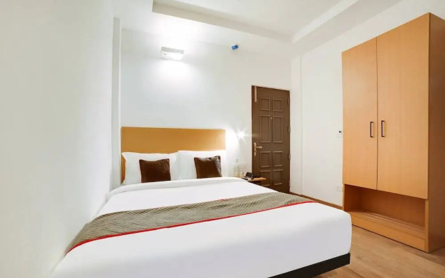 OYO Townhouse 230 Old Gurgaon Sector 14