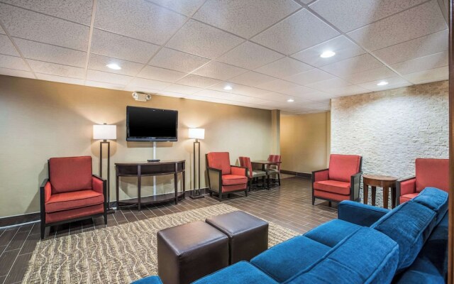 Baymont Inn & Suites Fairborn