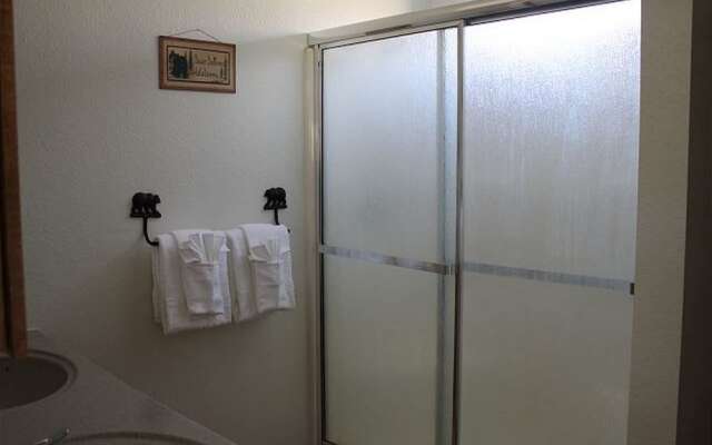 Moonridge Den- One Bedroom